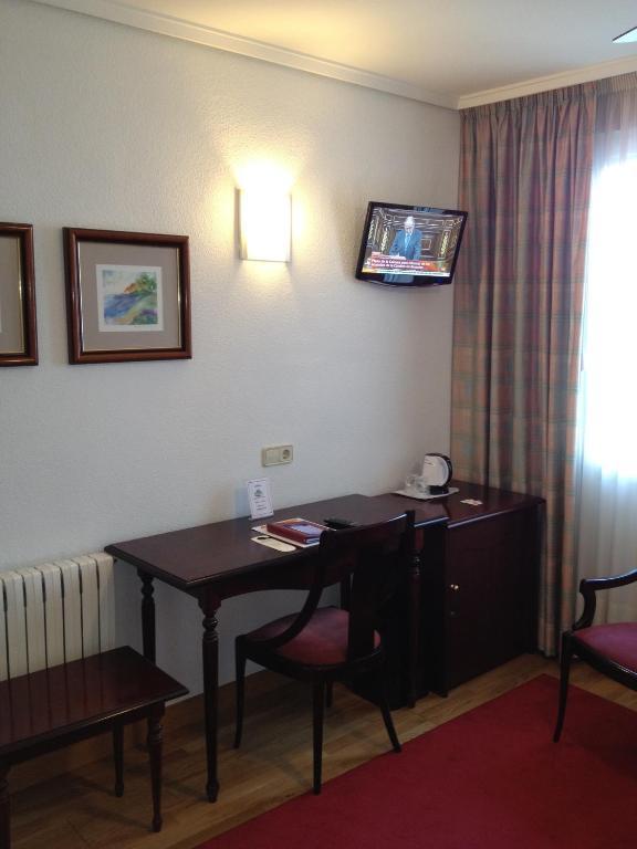 Hostal Navarra Pamplona Room photo