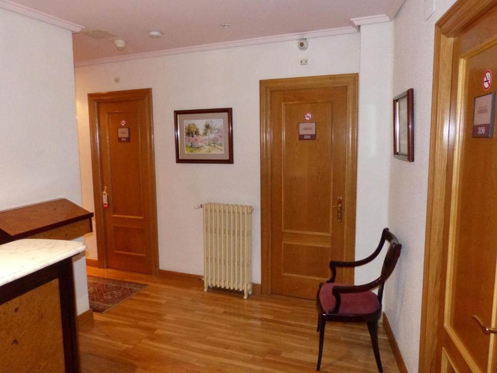 Hostal Navarra Pamplona Exterior photo